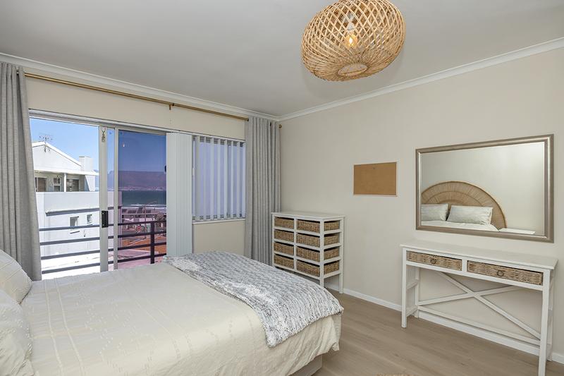 3 Bedroom Property for Sale in Bloubergrant Western Cape
